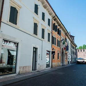 https://carrera-home-verona.hotelinveneto.com