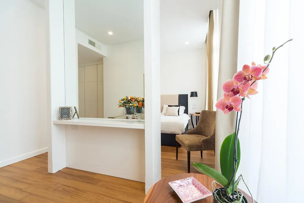 *** Bed & Breakfast Bed and Breakfast 900 Piazza del Popolo Roma Italia