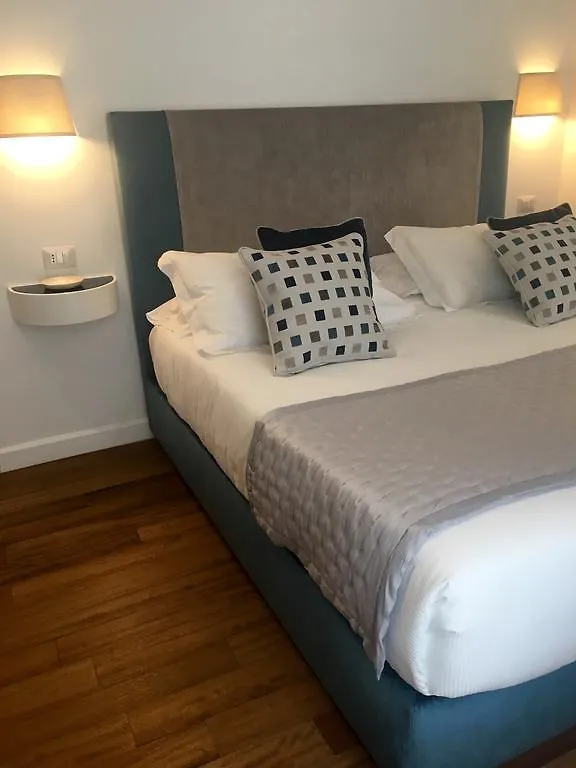 Bed and Breakfast 900 Piazza del Popolo Roma Italia