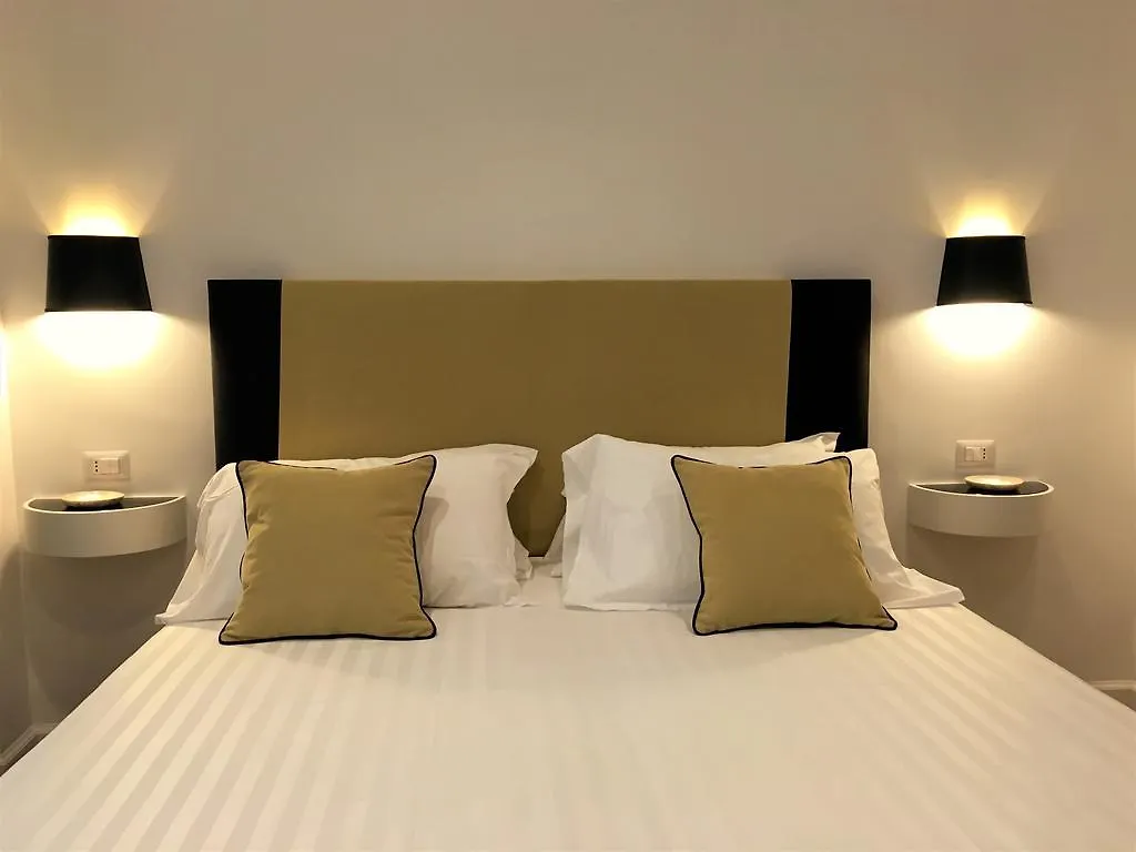 ***  로마 900 피아차 델 포폴로 B&B 이탈리아