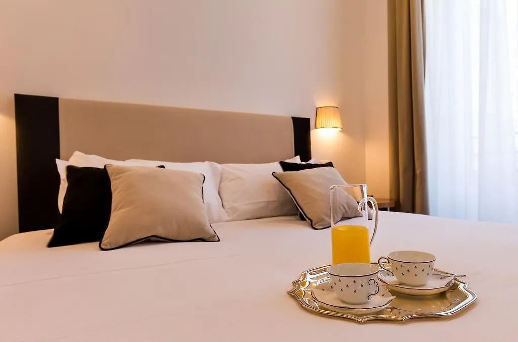 로마 900 피아차 델 포폴로 B&B 3*,