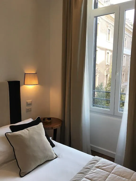 로마 900 피아차 델 포폴로 B&B